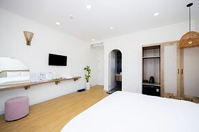 Lily House Hotel Phu Quoc