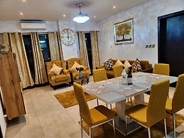 Elegant 2Bed Gem-5star Service-Pools-Gym