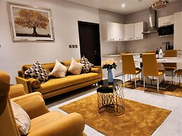 Elegant 2Bed Gem-5star Service-Pools-Gym