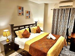 Elegant 2Bed Gem-5star Service-Pools-Gym