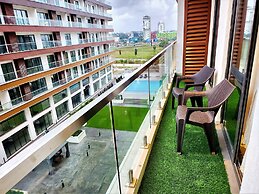 Elegant 2Bed Gem-5star Service-Pools-Gym