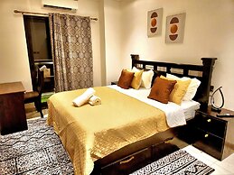 Elegant 2Bed Gem-5star Service-Pools-Gym