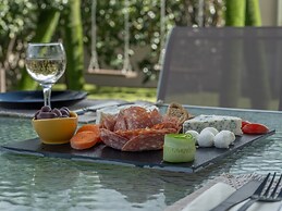 Treasure Of Herbs Complex