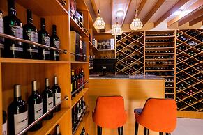 Marchforte Courtyard Hotels & Suites