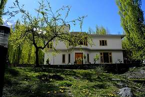 Jovenna Resort Gulmit