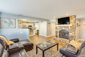 3 Mi to Boat Ramp: Osage Beach Condo w/ Grill!