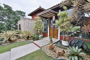 Cliffside Boutique Hotel