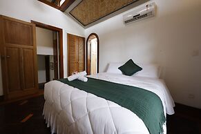 Cliffside Boutique Hotel