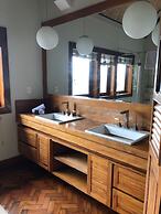 Cliffside Boutique Hotel