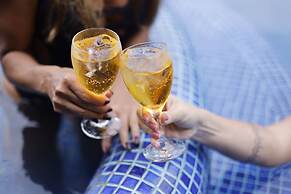 Cliffside Boutique Hotel