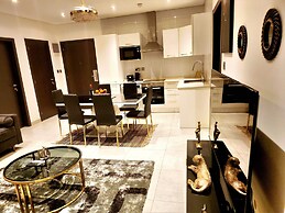 Chafford Suite-Douglas Luxury Apartments