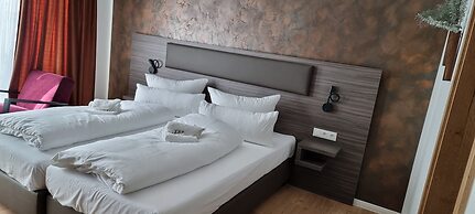 Central Hotel & Lounge Adult Only