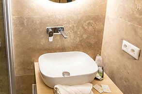 Central Hotel & Lounge Adult Only