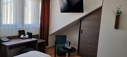 Central Hotel & Lounge Adult Only