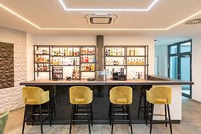 Central Hotel & Lounge Adult Only