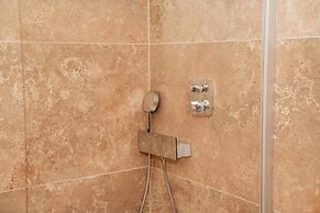 Central Hotel & Lounge Adult Only