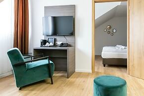 Central Hotel & Lounge Adult Only