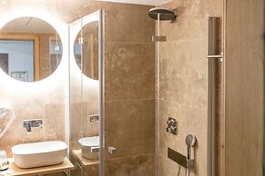 Central Hotel & Lounge Adult Only