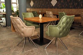 Central Hotel & Lounge Adult Only