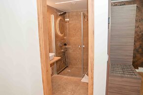 Central Hotel & Lounge Adult Only