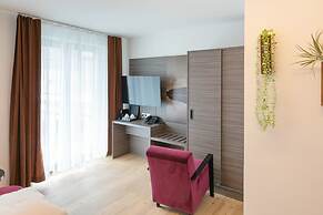 Central Hotel & Lounge Adult Only