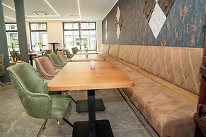 Central Hotel & Lounge Adult Only