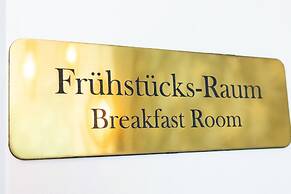 Central Hotel & Lounge Adult Only