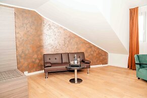 Central Hotel & Lounge Adult Only