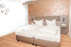 Central Hotel & Lounge Adult Only