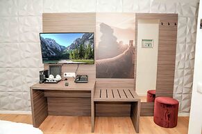 Central Hotel & Lounge Adult Only