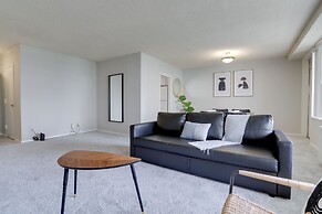 Exclusive condo at Crystal City With Gym