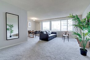 Exclusive condo at Crystal City With Gym