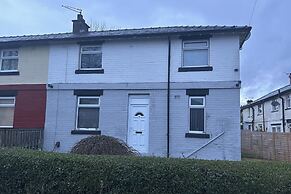 Beautiful 1-bed House in Bradford