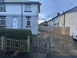 Beautiful 1-bed House in Bradford