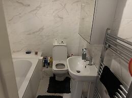 Beautiful 1-bed House in Bradford