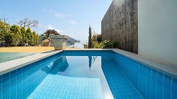 Geojedo Raonhiljo Pollvilla Pension