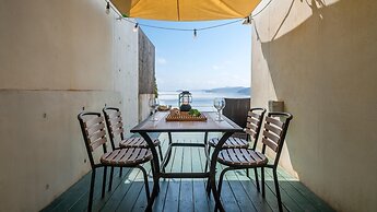 Geojedo Raonhiljo Pollvilla Pension