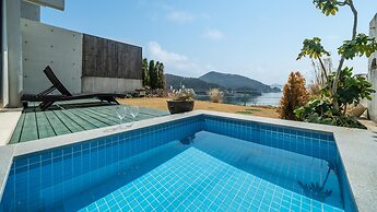 Geojedo Raonhiljo Pollvilla Pension