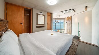 Geojedo Raonhiljo Pollvilla Pension
