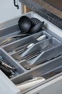 Air Conditioning & Balcony by Renters