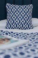 Air Conditioning & Balcony by Renters