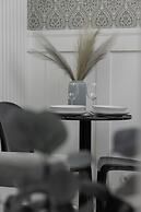 Air Conditioning & Balcony by Renters