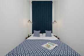 Air Conditioning & Balcony by Renters