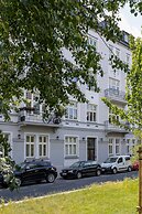 Air Conditioning & Balcony by Renters