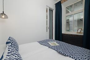 Air Conditioning & Balcony by Renters