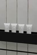 Air Conditioning & Balcony by Renters