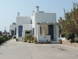 Pelagos Rooms 10m from Gyrismata Beach