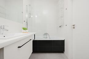 1 Bedroom Apartment Sarmacka by Renters