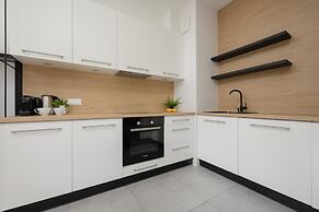 1 Bedroom Apartment Sarmacka by Renters
