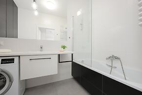 1 Bedroom Apartment Sarmacka by Renters